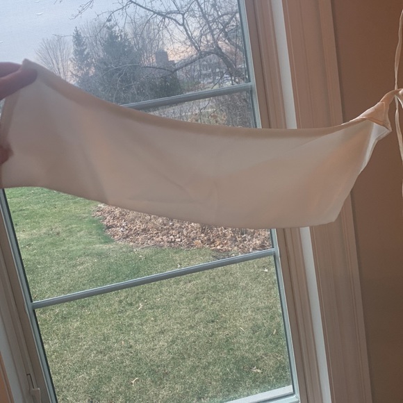 HOUSE OF CB NANSHUKA GOWN - Picture 7 of 9